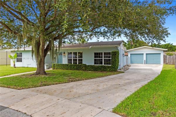 Bel Aire, 18432 SW 92nd Ct, Cutler Bay, Florida 33157, image 2