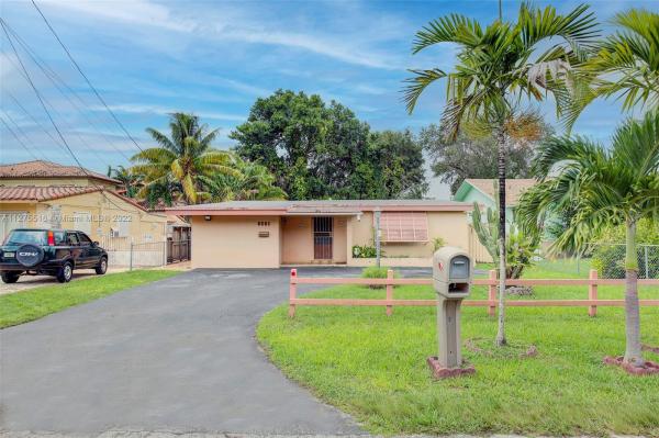 Coral Villas, 6261 SW 27th St, Coral Terrace, Florida 33155, image 2
