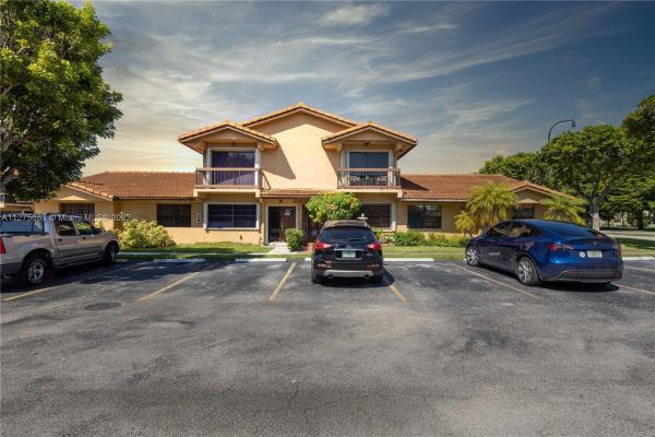 Patio Grande Townhomes, 10908 NW 7th St #402, Fountainebleau, Florida 33172, image 1