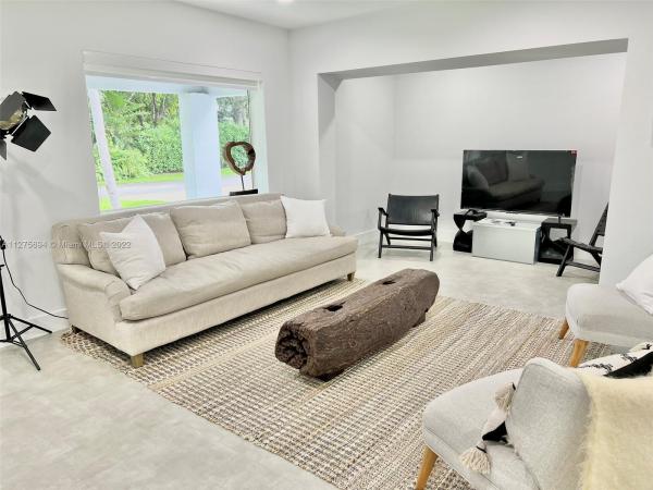 Davis Manor, 6501 SW 78th Ter, South Miami, Florida 33143, image 1