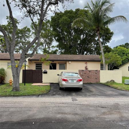 Kendale Lakes No HOA, 13928 Kendale Lakes Dr #_, Kendale Lakes, Florida 33183, image 2