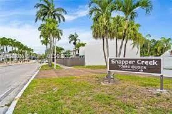 Snapper Creek Townhouses, 11161 SW 70th Ln #11161, Kendall, Florida 33173, image 2