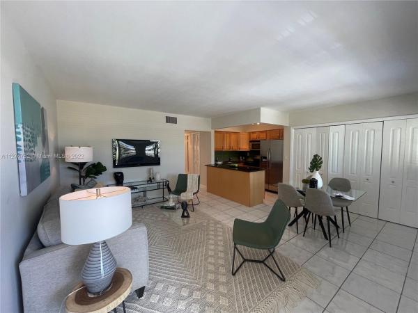 Azul At Kimberly Lake, 4050 NE 12th Ter #25-1, Oakland Park, Florida 33334, image 1