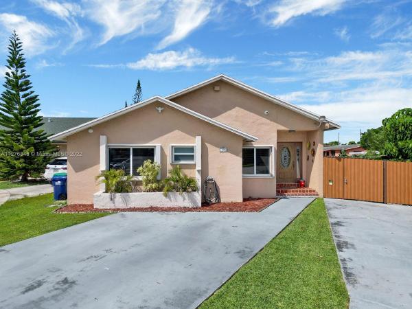 Les Chalets, 502 SW 99th Pl, Fountainebleau, Florida 33174, image 1