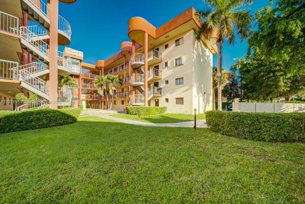 Alameda, 5300 W 21st Ct #110, Hialeah, Florida 33016, image 1