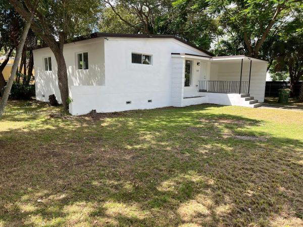 Archwood, 1620 NE 139th St, North Miami, Florida 33181, image 1
