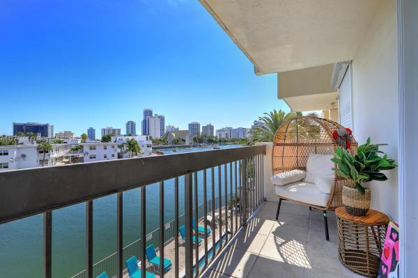 Nautico Bay Club, 6937 Bay Dr #306, Miami Beach, Florida 33141, image 1