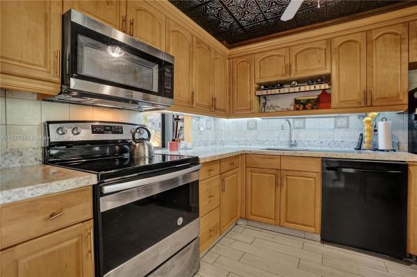 Berkley House Of Carriage Hills, 151 Berkley Rd #306, Hollywood, Florida 33024, image 1