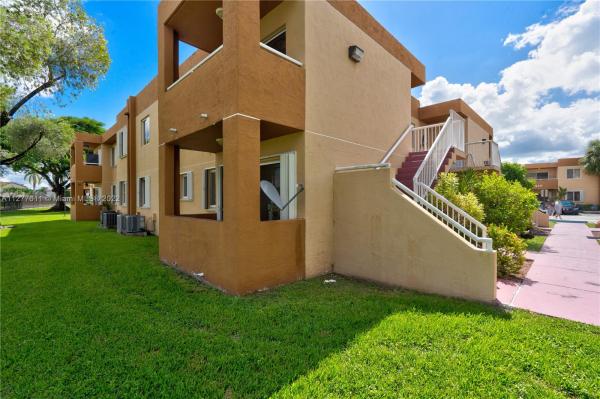 Lake Forest Park, 6208 SW 131st Pl #103, Kendale Lakes, Florida 33183, image 2