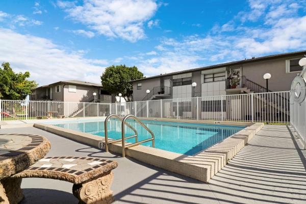 Playa Lago, 13281 SW 17th Ln #7-24, Tamiami, Florida 33175, image 1