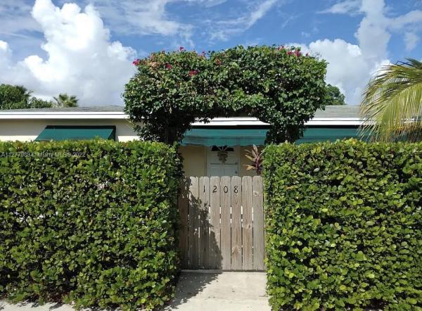 North Hollywood, 1208 SW 3rd Ave, Dania Beach, Florida 33004, image 1