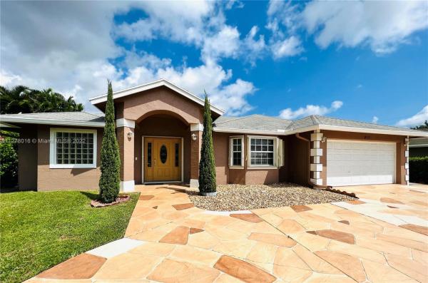 Lake Boynton Estates, 811 SW 1st Ave, Boynton Beach, Florida 33426, image 1