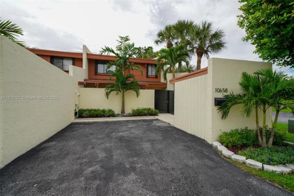 Sunset Kendall Villas, 10658 SW 76th Ter, Kendall, Florida 33173, image 1