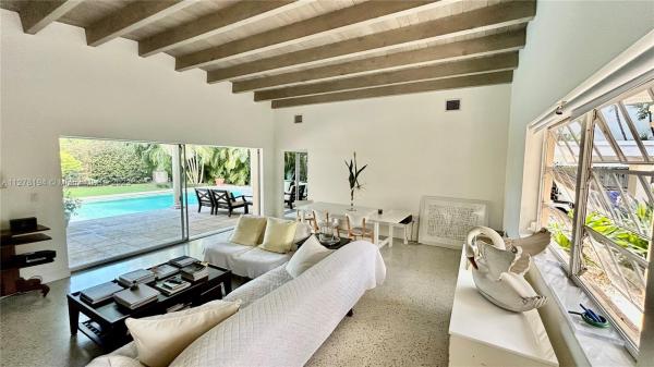Tropical Isle Homes, 561 Harbor Dr, Key Biscayne, Florida 33149, image 2