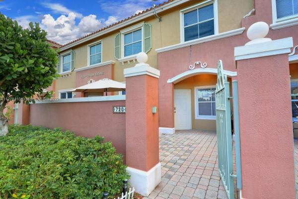 Hampton Isles, 720 SW 106th Ave #2004, Pembroke Pines, Florida 33025, image 1