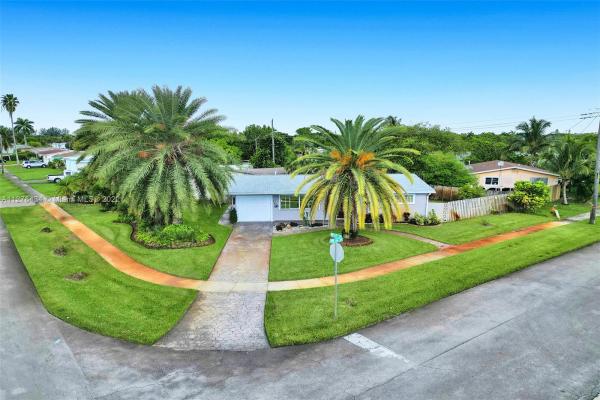 Sunrise Golf Village, 6601 NW 27th St, Sunrise, Florida 33313, image 2