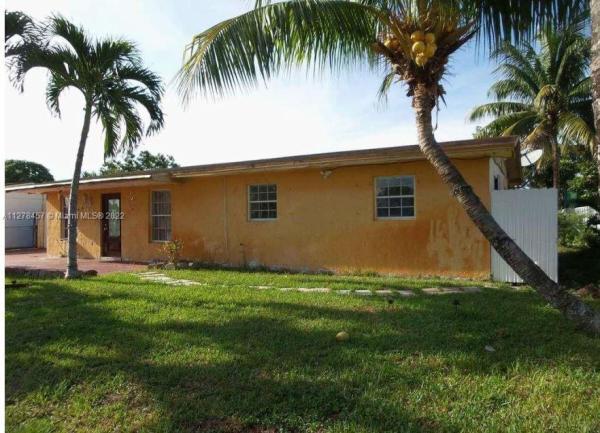 Miami Gardens Manor, 4763 NW 195th St, Miami Gardens, Florida 33055, image 1