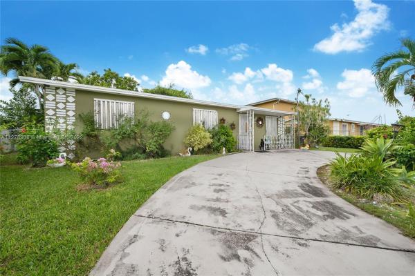 Menamar South, 30326 SW 148th Pl, Leisure City, Florida 33033, image 1