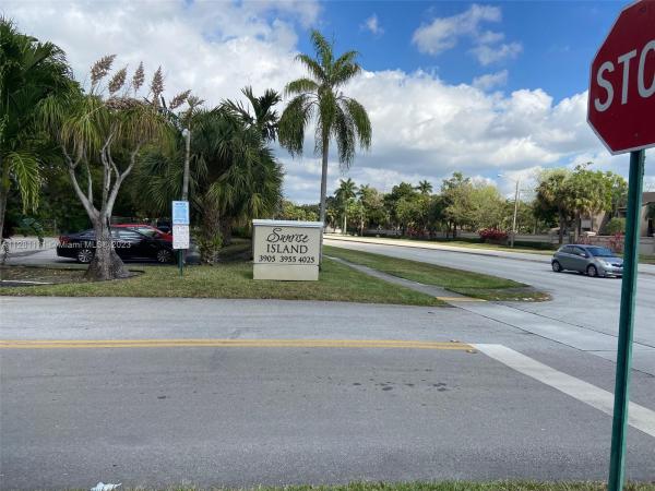 Sunrise Island, 3905 N Nob Hill Rd #410, Sunrise, Florida 33351, image 1