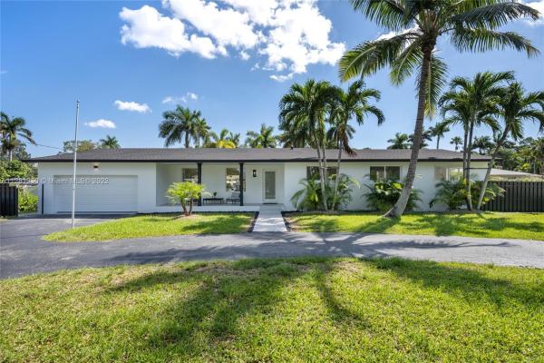 Biscayne Gardens, 14205 N Miami Ave, Golden Glades, Florida 33168, image 1