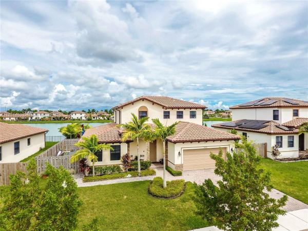 Kingman Commons, 2495 SE 2nd St, Homestead, Florida 33033, image 2