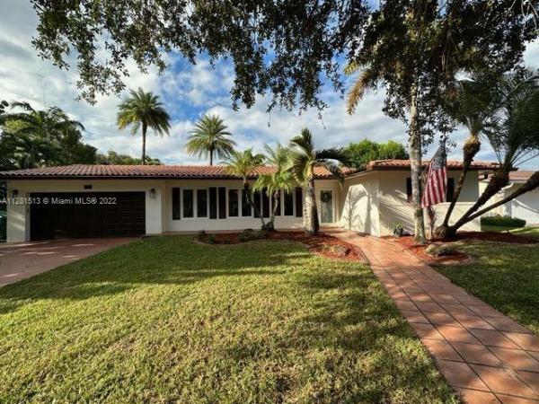 Miami Lakes Residential, 6963 Seagrape Ter, Miami Lakes, Florida 33014, image 2