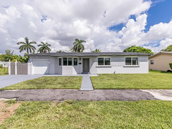 Biscayne Gardens, 65 NW 161st St, Golden Glades, Florida 33169, image 2