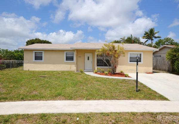 Gramercy Park, 5785 Barbados Way W, West Palm Beach, Florida 33407, image 1