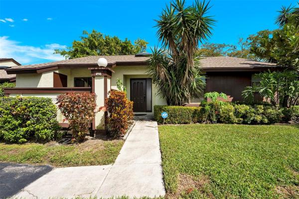 Strathmore Gate West, 498 Iron Forge Ct, Royal Palm Beach, Florida 33411, image 2
