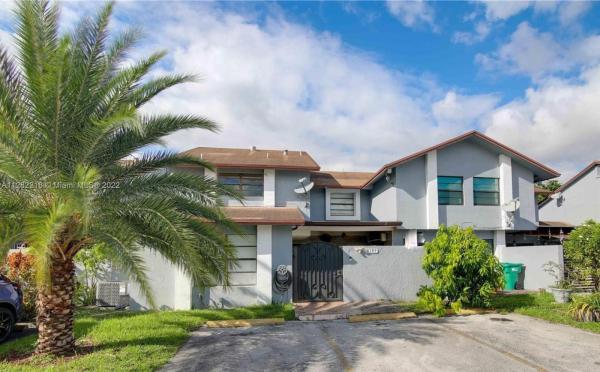 Hydra Villas At Samari Lake, 8183 NW 99th St, Hialeah Gardens, Florida 33016, image 1