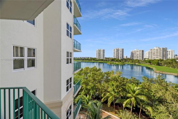Turnberry Village North Tower, 20000 E Country Club Dr #612, Aventura, Florida 33180, image 2