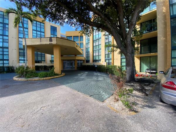 International Park, 11800 SW 18th St #307-4, Tamiami, Florida 33175, image 1