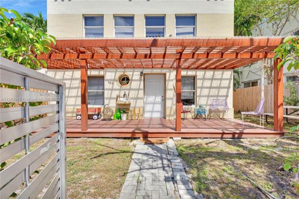 Garden, 833 W 39th St, Miami Beach, Florida 33140, image 2