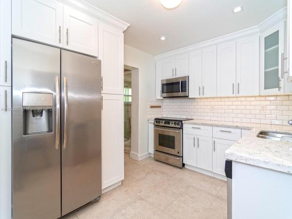 Hollywood Park, 2507 Thomas St, Hollywood, Florida 33020, image 2