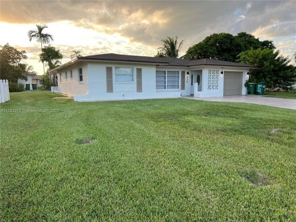 Mainlands Of Tamarac Lakes, 5715 NW 70th Ave, Tamarac, Florida 33321, image 1