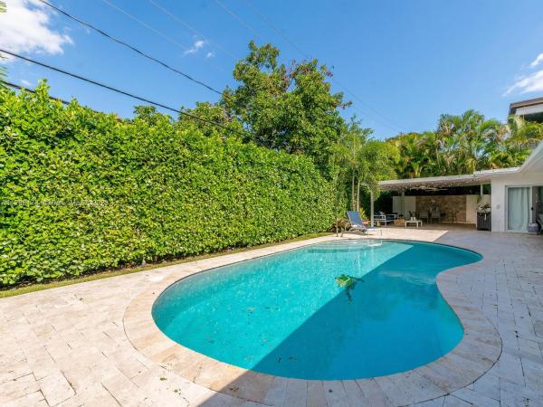 Sky Lake, 19441 NE 22nd Rd, North Miami Beach, Florida 33179, image 2