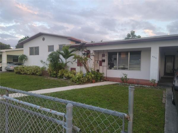 Norwood, 840 NW 198th St, Miami Gardens, Florida 33169, image 2