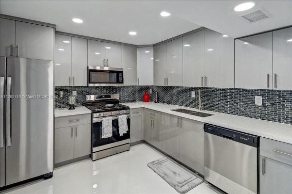 Snapper Village, 7049 SW 115th Pl #E, Kendall, Florida 33173, image 1