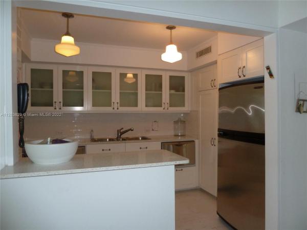 Arlen House East, 100 Bayview Dr #821, Sunny Isles Beach, Florida 33160, image 2