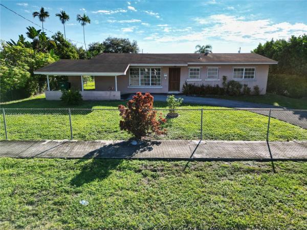 Heftler Homes, 5231 SW 104th Ave, Westwood Lakes, Florida 33165, image 1