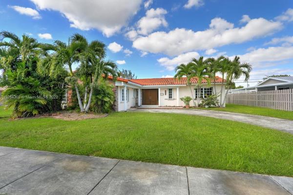 Bel Aire, 10401 SW 200th St, Cutler Bay, Florida 33157, image 2