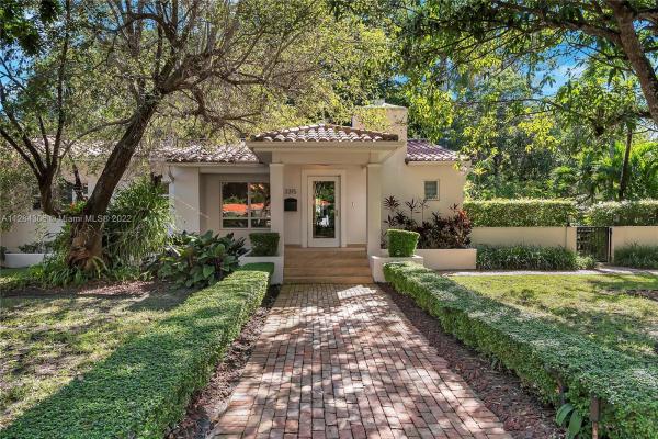Coral Gables Country Club, 3315 Durango St, Coral Gables, Florida 33134, image 2