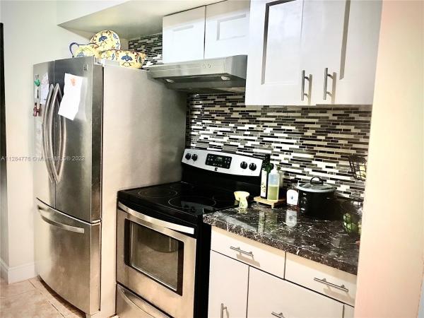 Coral Way Plaza, 7720 SW 17th St, Westchester, Florida 33155, image 2