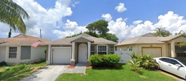 Hawks Landing, 452 S Circle Dr S, Boynton Beach, Florida 33435, image 1