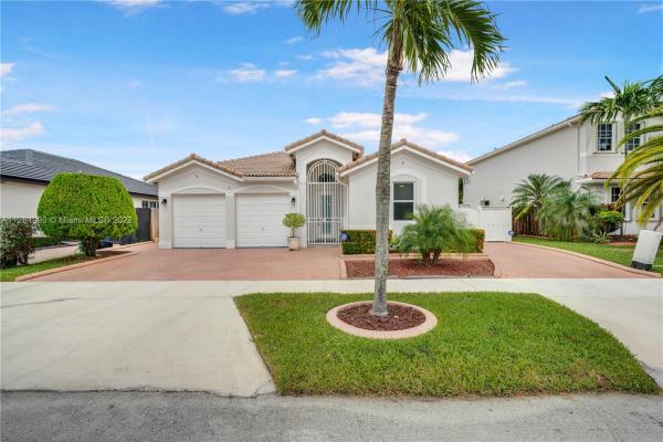 5841 SW 164th Ct, Unincorporated Dade County, Florida 33193, image 2