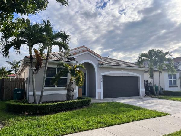 Park Square At Lago Mar, 16474 SW 75th Ter, The Hammocks, Florida 33193, image 2