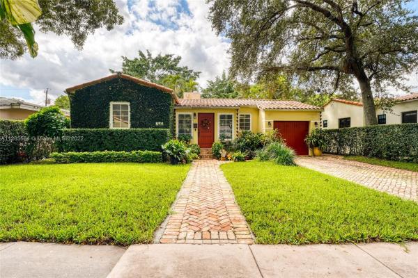 Davis Orchard, 1400 El Rado St, Coral Gables, Florida 33134, image 1