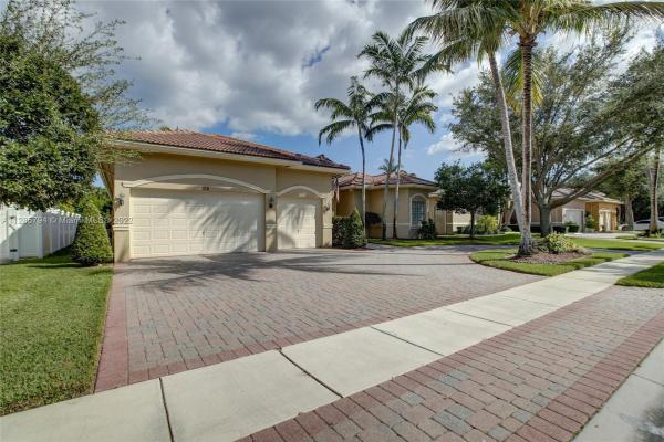 Lago Plantation, 108 SW 128th Ave, Plantation, Florida 33325, image 1