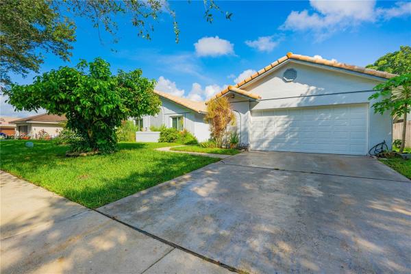 Hawkes Bluff, 15841 Huntridge Rd, Davie, Florida 33331, image 1