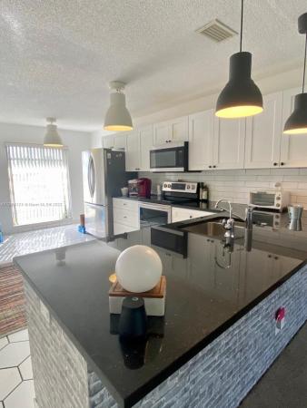 Boca Lakes, 20814 Vinesta Cir, Boca Raton, Florida 33433, image 2